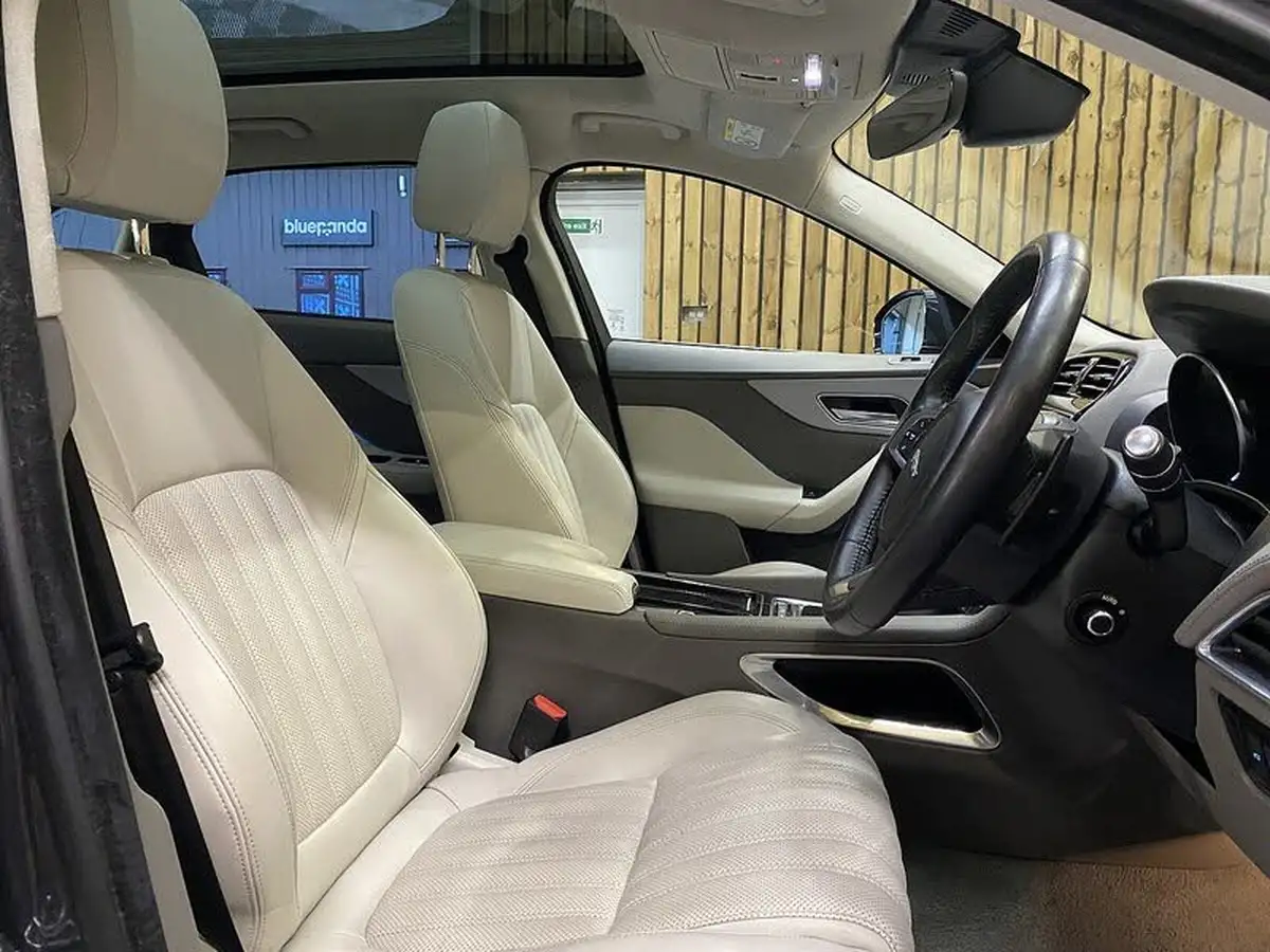 2020-jaguar-f-pace-20-i4d-portfolio-180ps-awd-auto-big-36