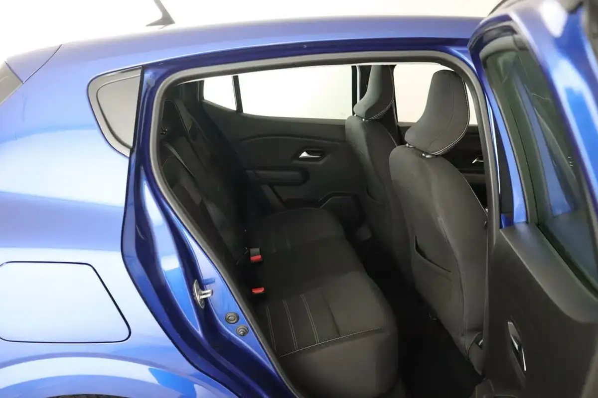 2021-dacia-sandero-10-tce-comfort-90bhp-big-11