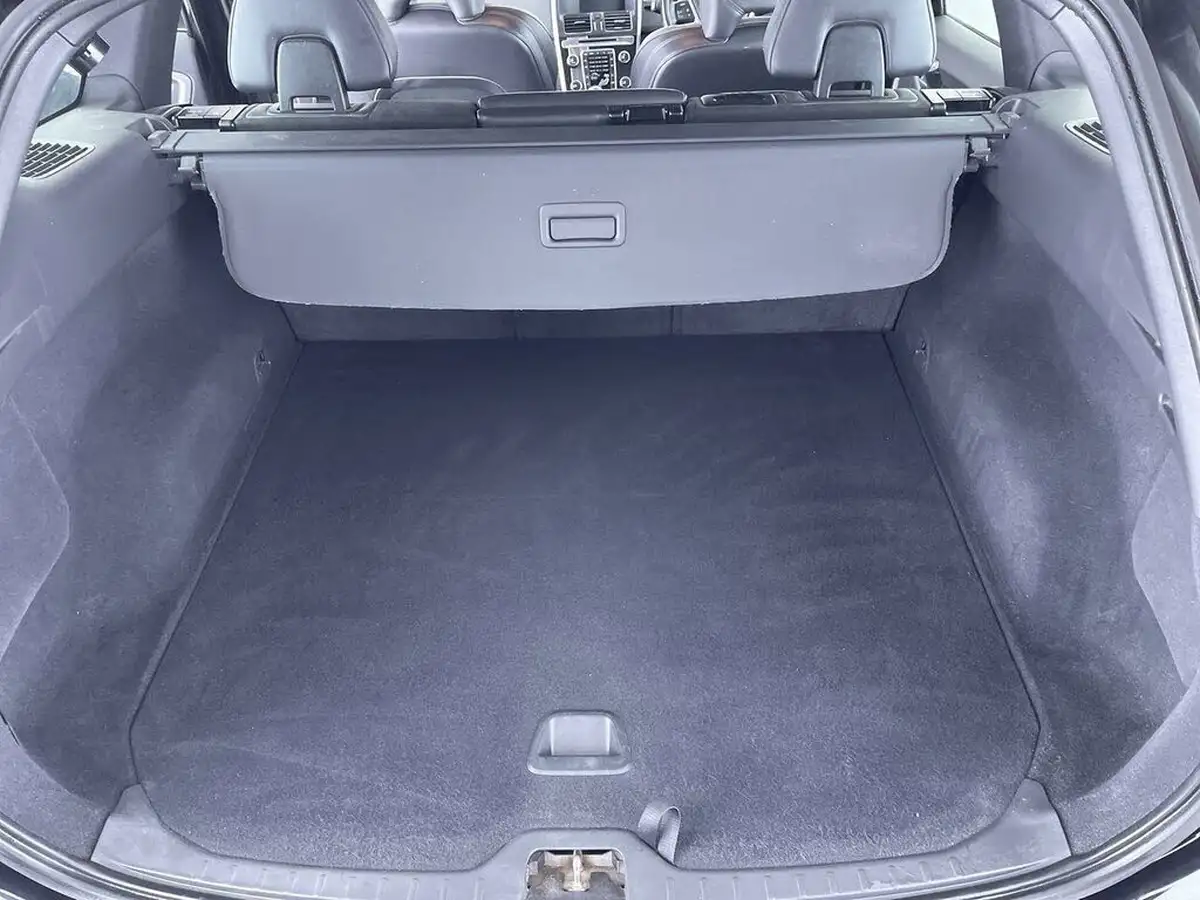 2016-volvo-xc60-24td-d4-r-design-nav-big-9