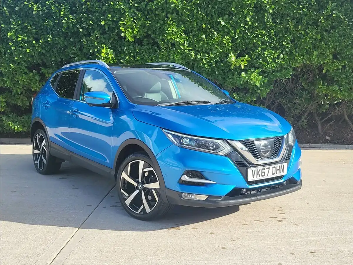 2017-nissan-qashqai-15dci-tekna-big-0