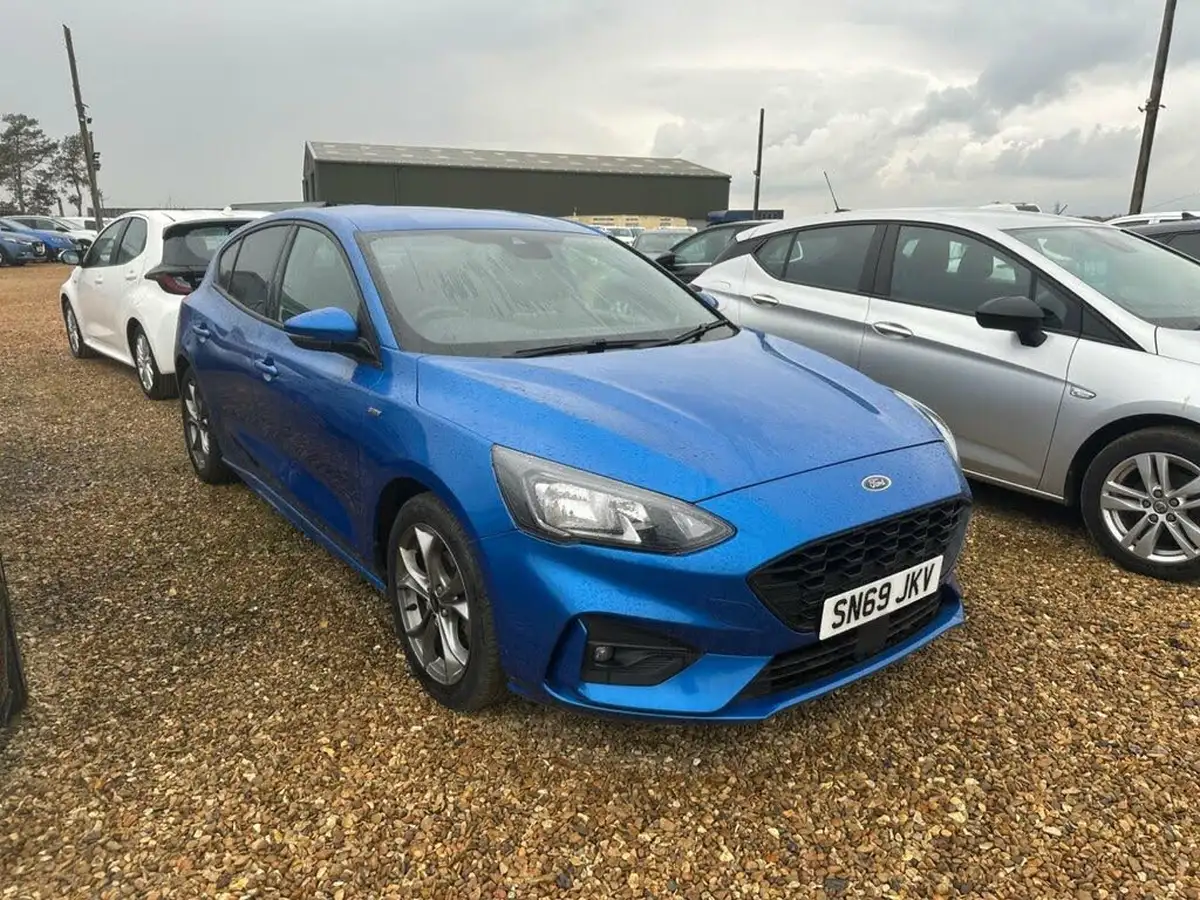 2019-ford-focus-10t-st-line-hatchback-big-0