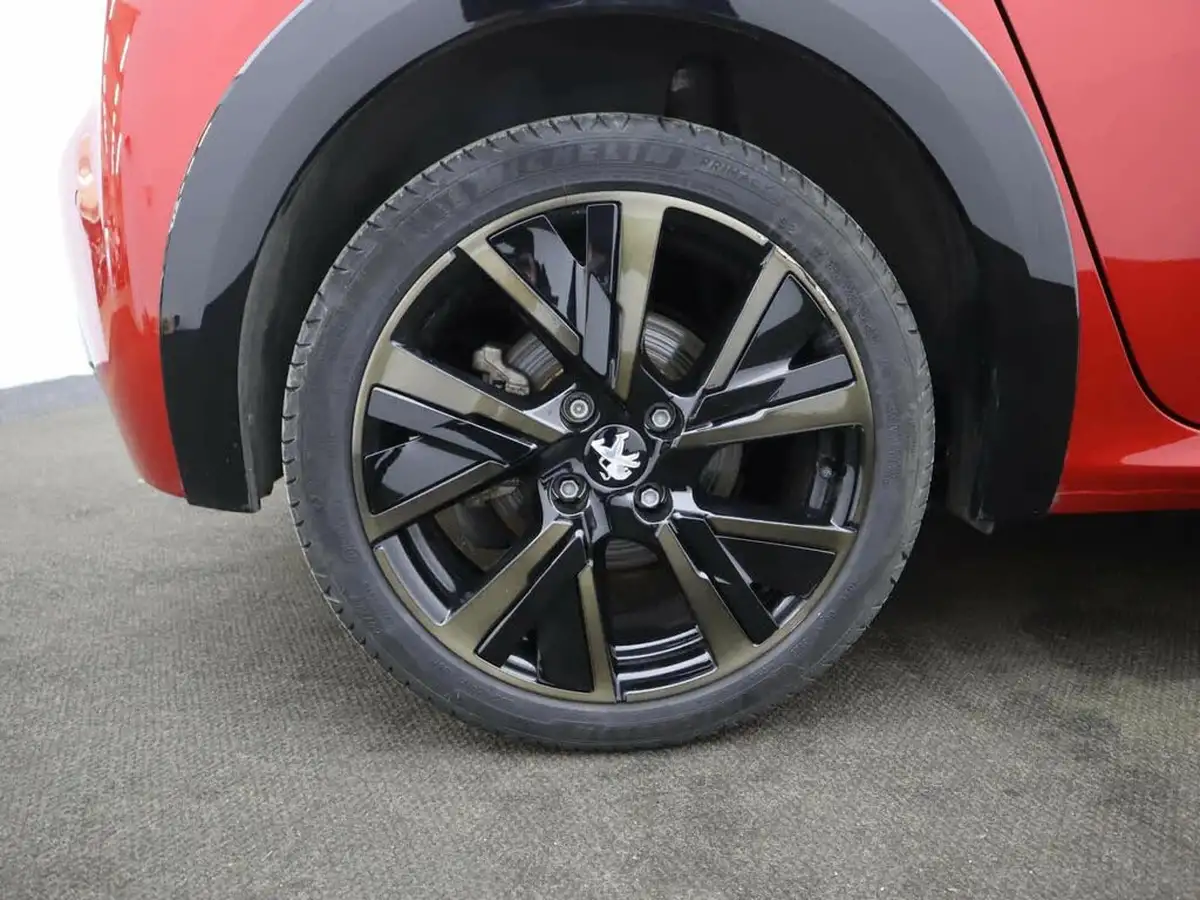 2023-peugeot-208-e-gt-136ps-50kwh-big-5