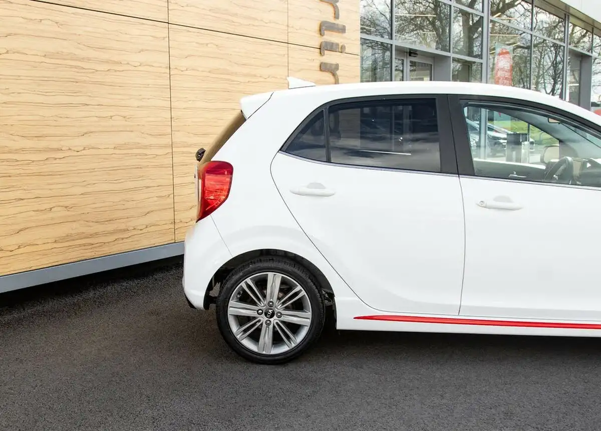 2019-kia-picanto-125-gt-line-big-7