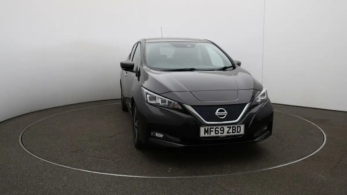 2020-nissan-leaf-e-tekna-big-32