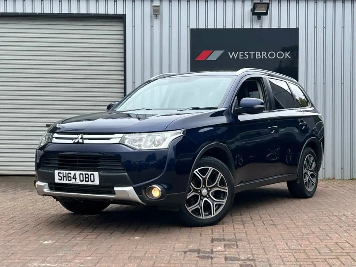 2014-mitsubishi-outlander-22di-d-gx3-7st-big-14