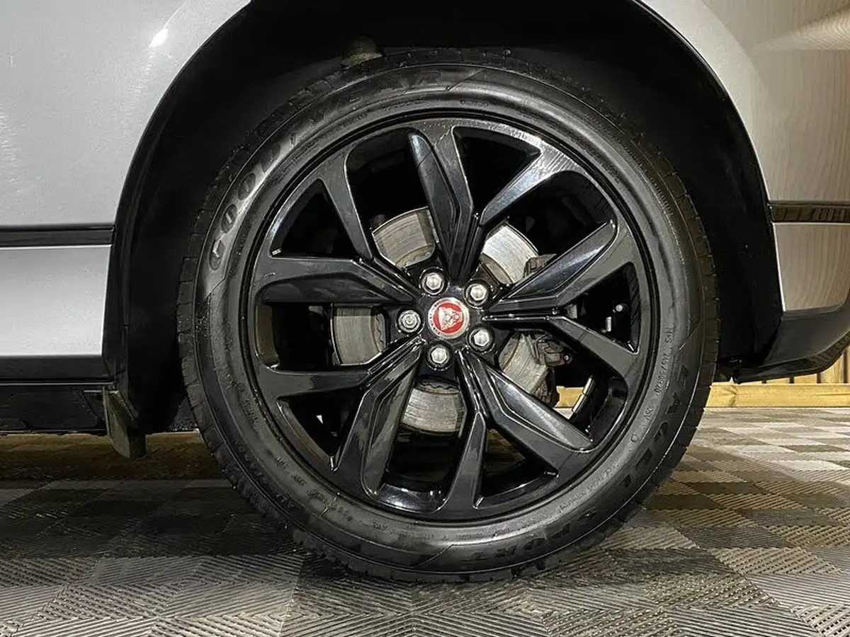 2022-jaguar-i-pace-ev400-hse-black-big-57