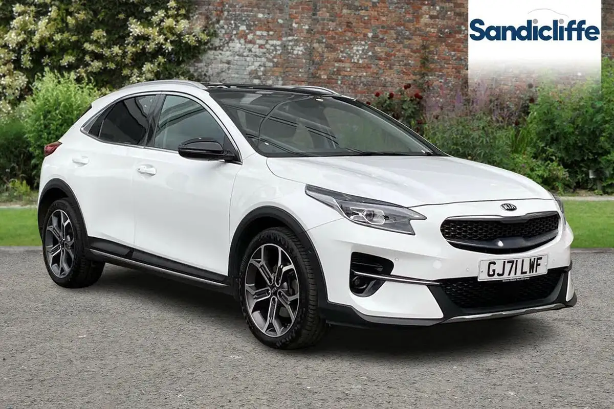 2021-kia-xceed-15-t-gdi-4-dct-big-0