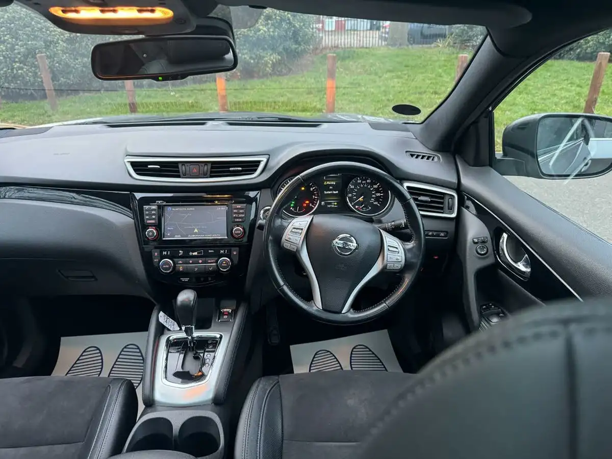 2017-nissan-qashqai-12-dig-t-n-vision-18in-xtronic-cvt-big-21