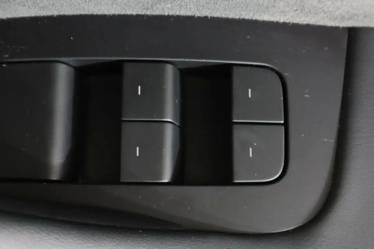 2021-tesla-model-3-e-standard-plus-big-24