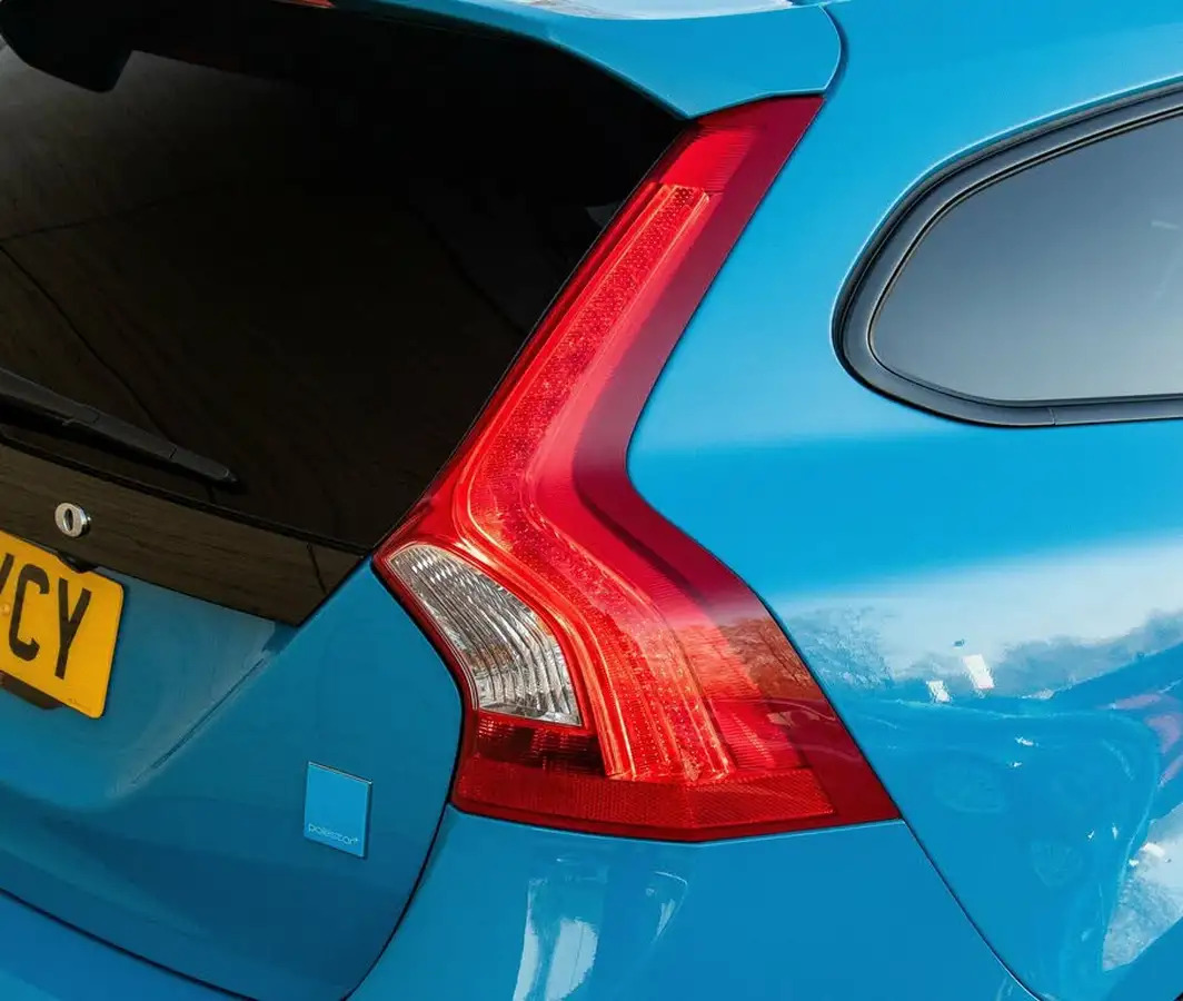 2017-volvo-v60-20-t6-polestar-big-9