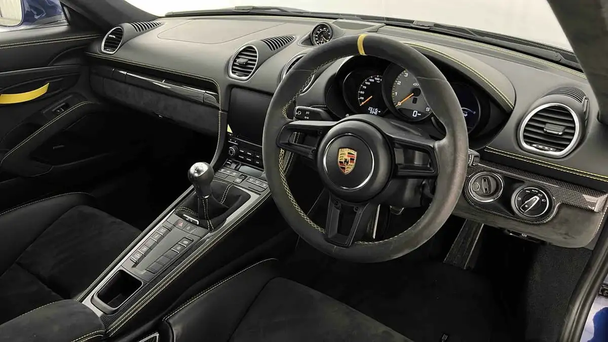 2020-porsche-cayman-718-40-cayman-gt4-big-1