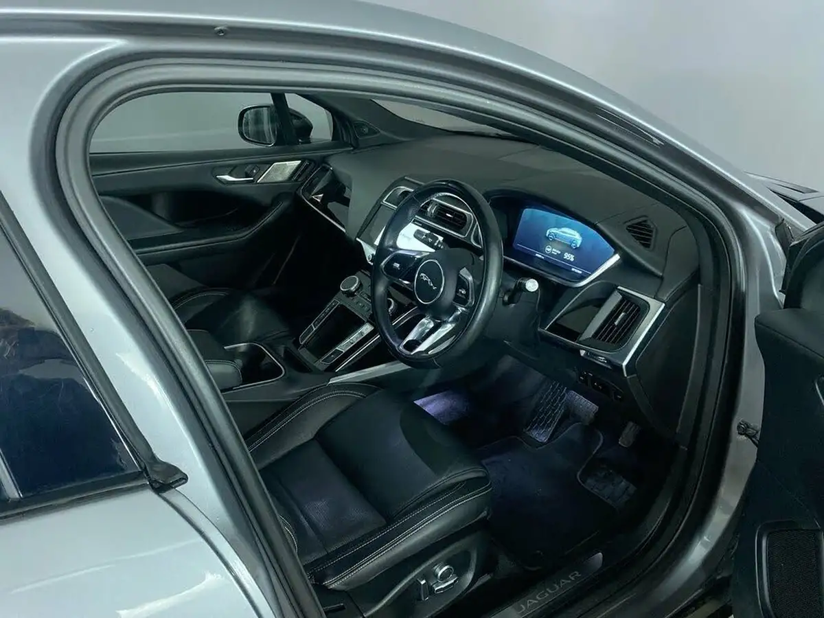 2021-jaguar-i-pace-ev400-black-big-14