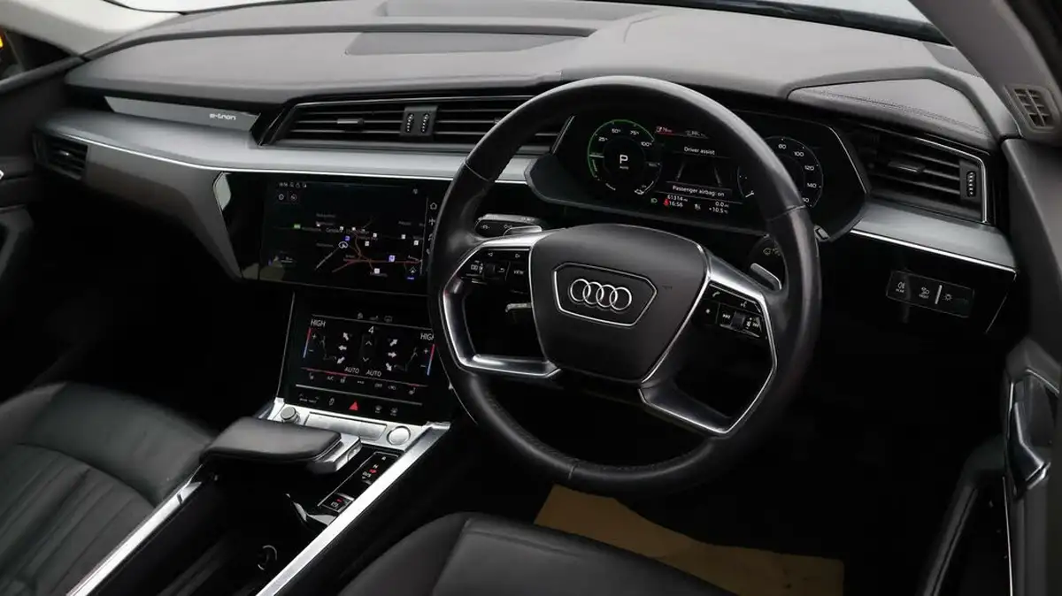2019-audi-e-tron-55e-big-8