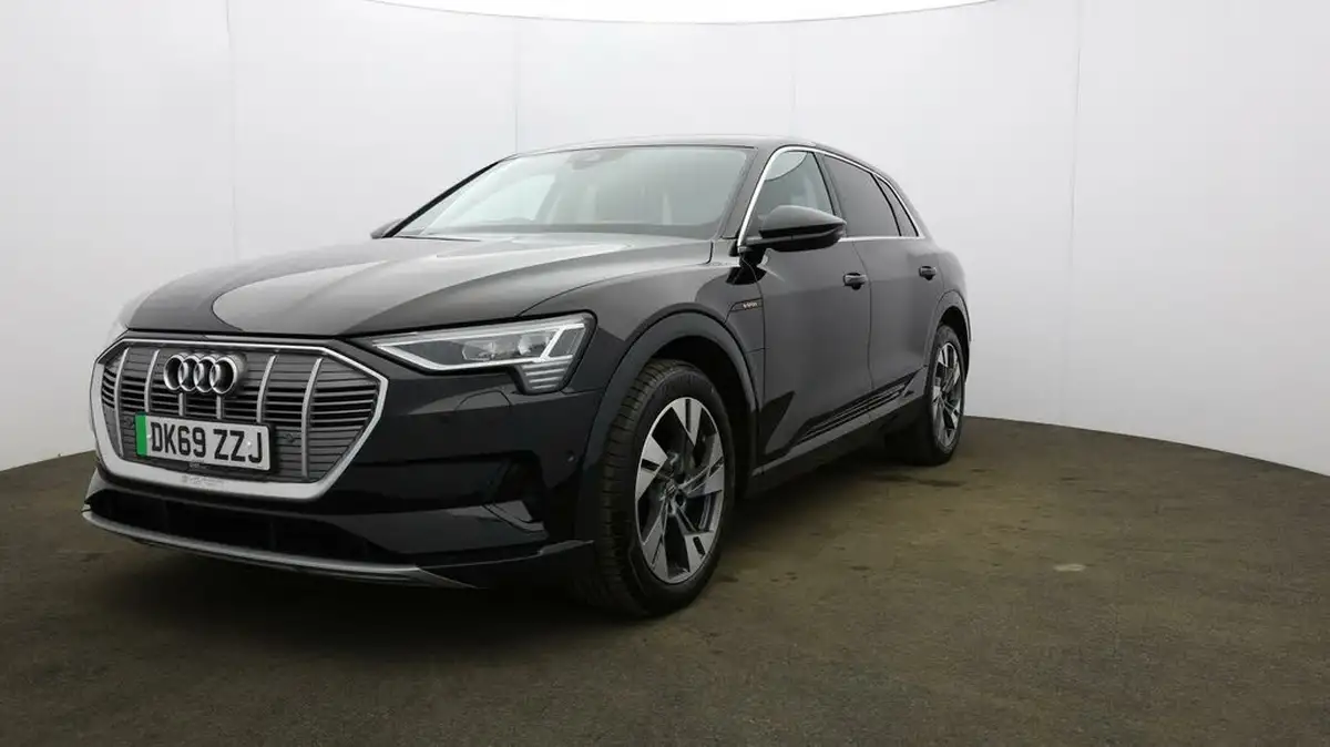 2019-audi-e-tron-55e-big-30