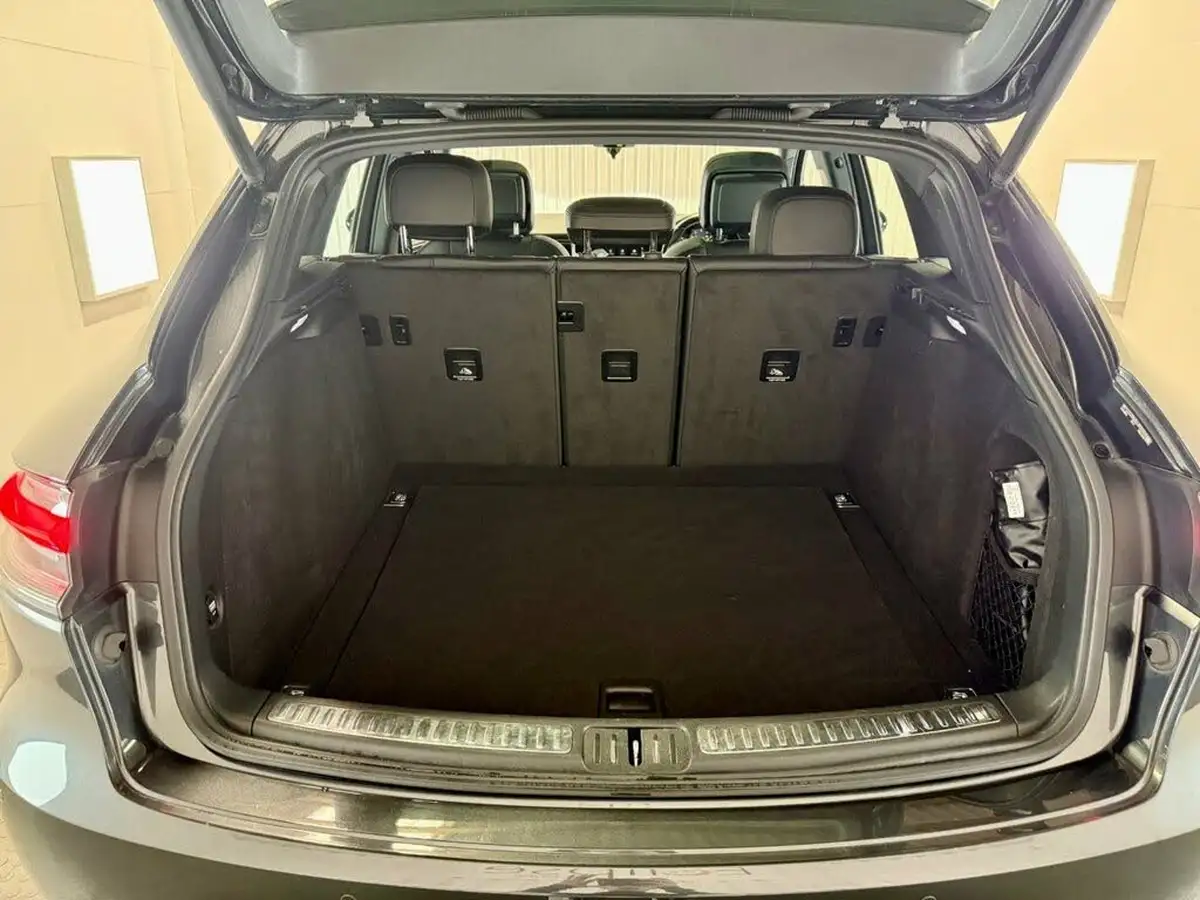 2019-porsche-macan-30-v6-s-big-38