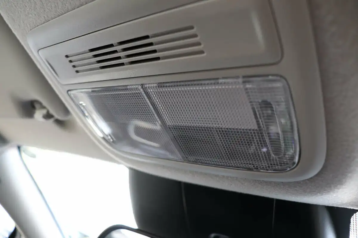2019-honda-jazz-13-i-vtec-se-navi-cvt-big-43