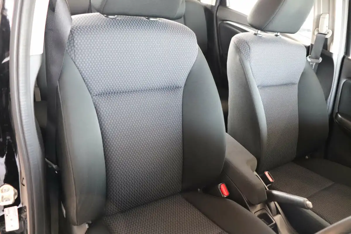 2019-honda-jazz-13-i-vtec-se-navi-cvt-big-21
