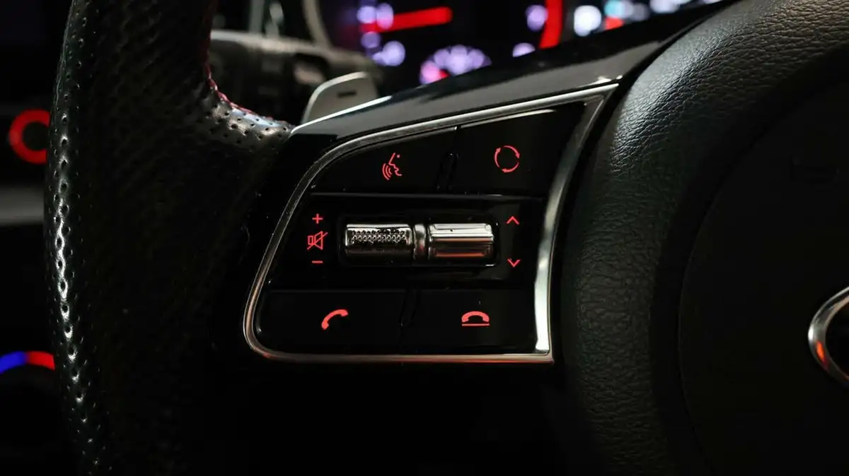 2021-kia-ceed-16-t-gdi-gt-dct-big-21