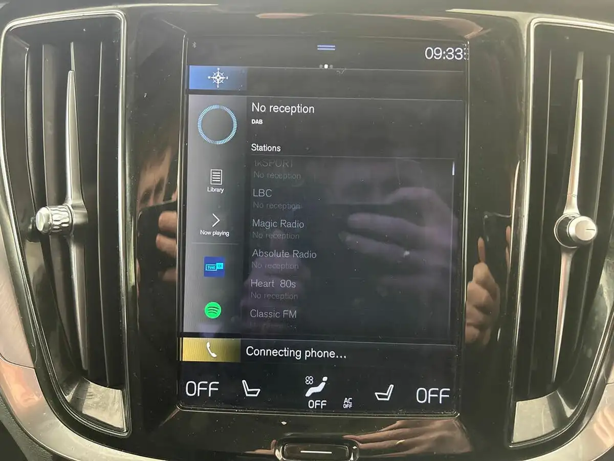 2022-volvo-v60-20-b3-momentum-161bhp-big-23