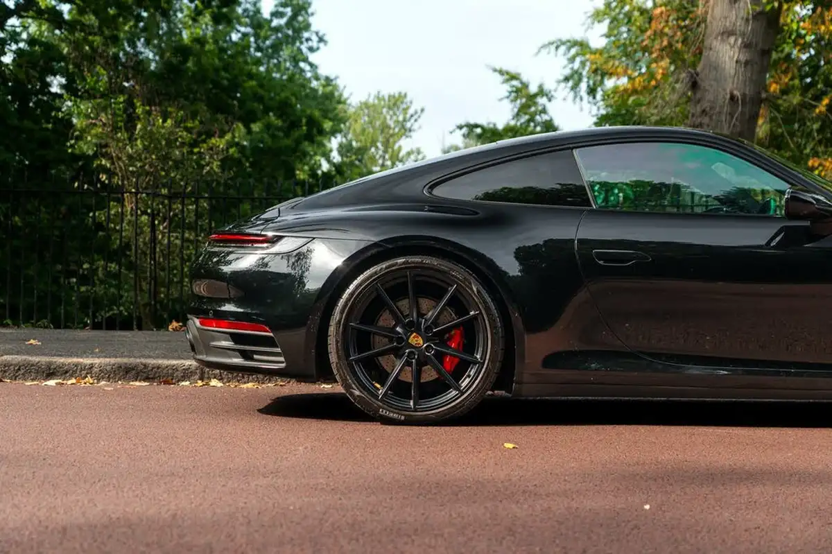 2021-porsche-911-30-carrera-4s-coupe-big-6