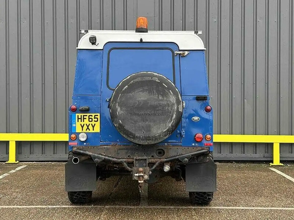 2015-land-rover-110-defender-22td-22i-hard-top-big-5