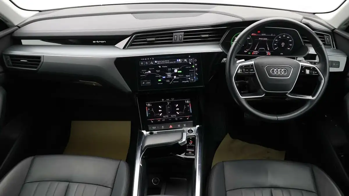 2021-audi-e-tron-50e-technik-station-wagon-big-12