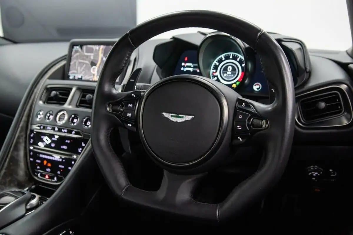 2019-aston-martin-dbs-52-v12-superleggera-big-31