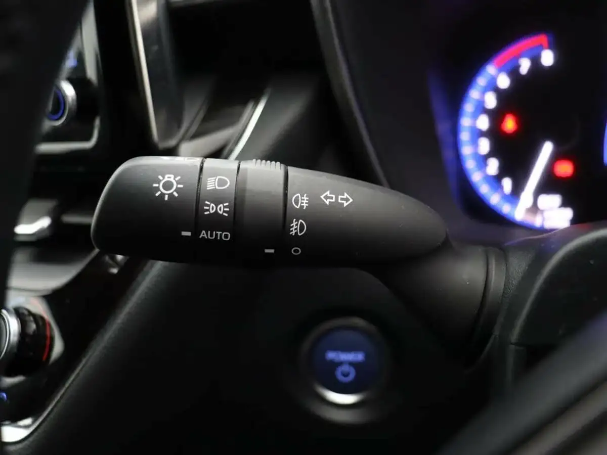 2019-toyota-corolla-20-vvt-i-excel-trk-hatchback-big-43