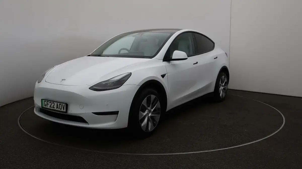 2022-tesla-model-y-e-long-range-big-65