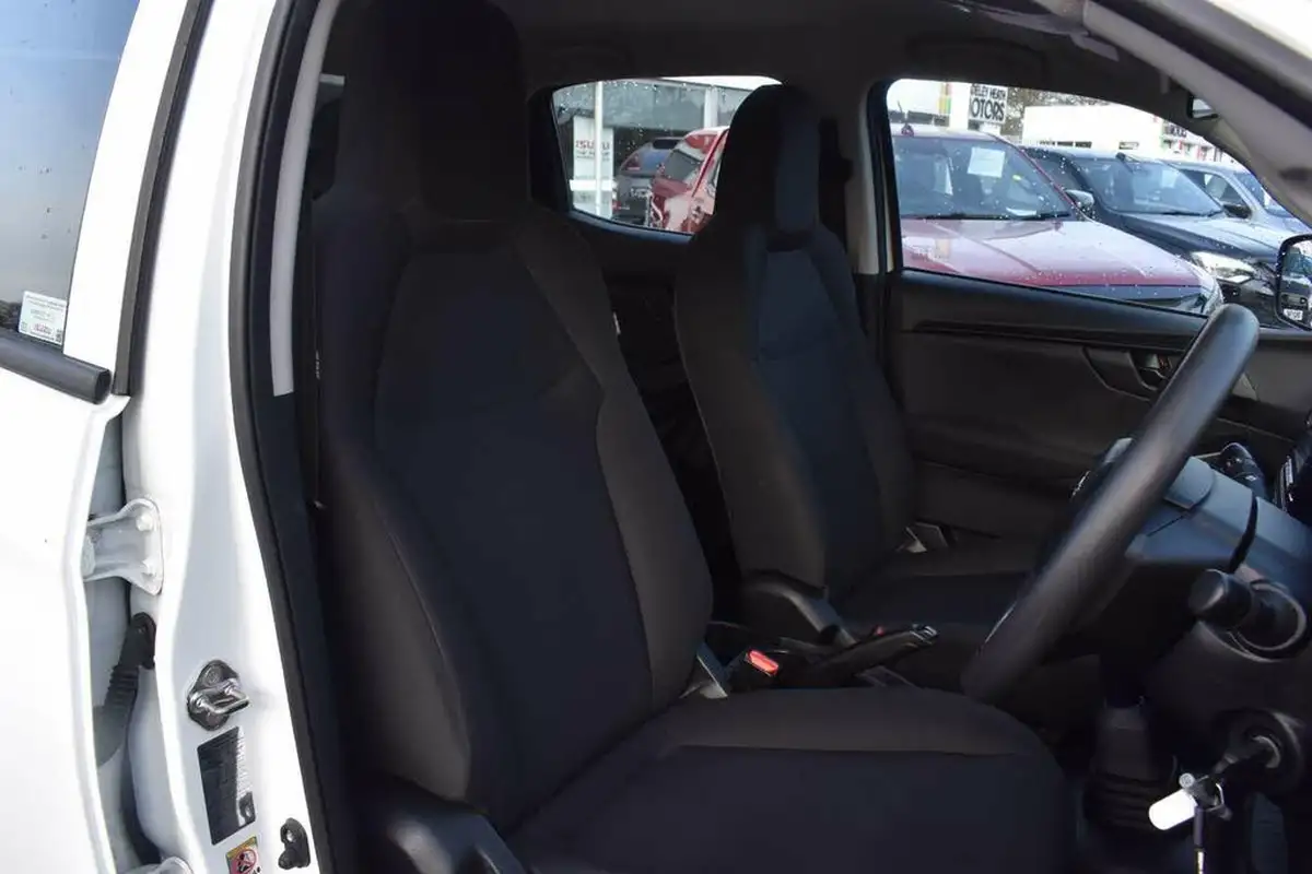 2021-isuzu-d-max-19td-utility-4x4-double-pickup-big-13