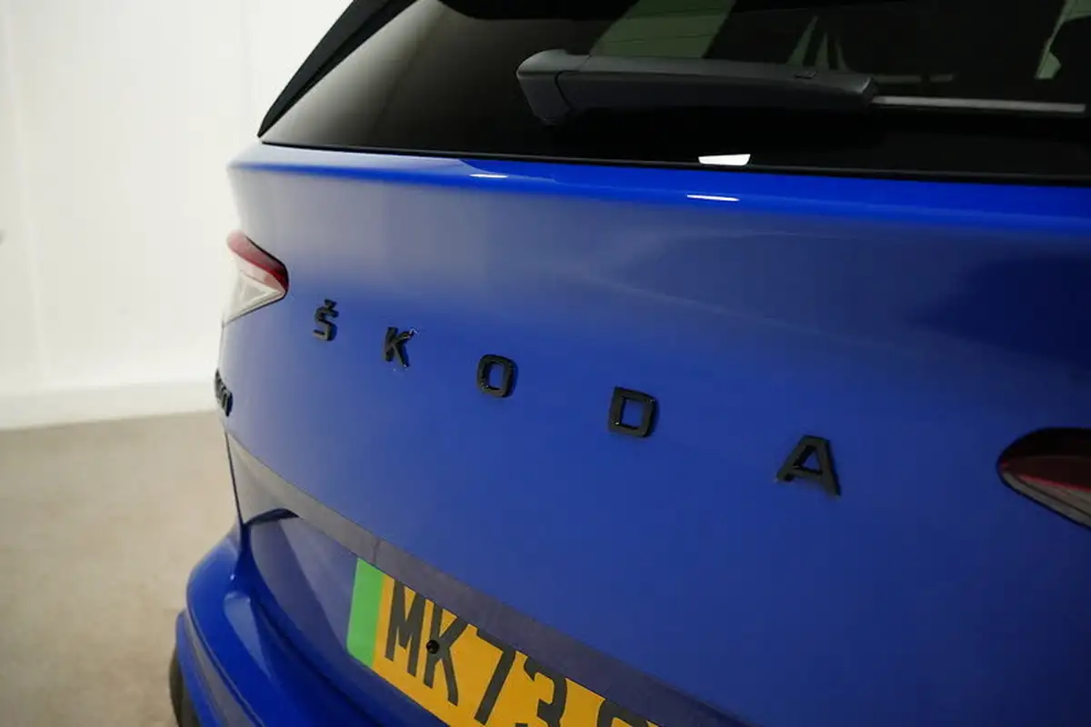 2022-skoda-enyaq-e-80x-sportline-plus-big-13