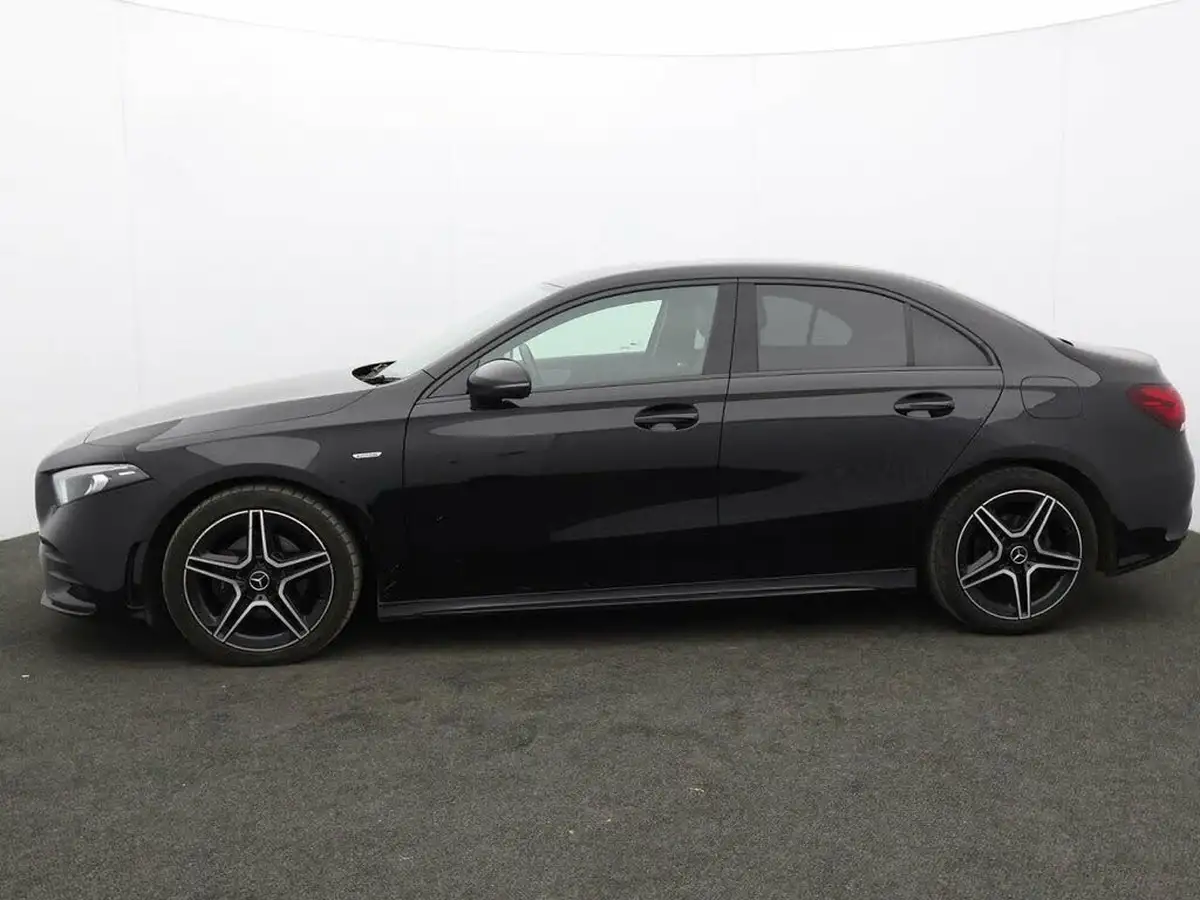 2022-mercedes-benz-a-class-13-a180-amg-line-executive-edition-saloon-4d-7g-dct-big-3