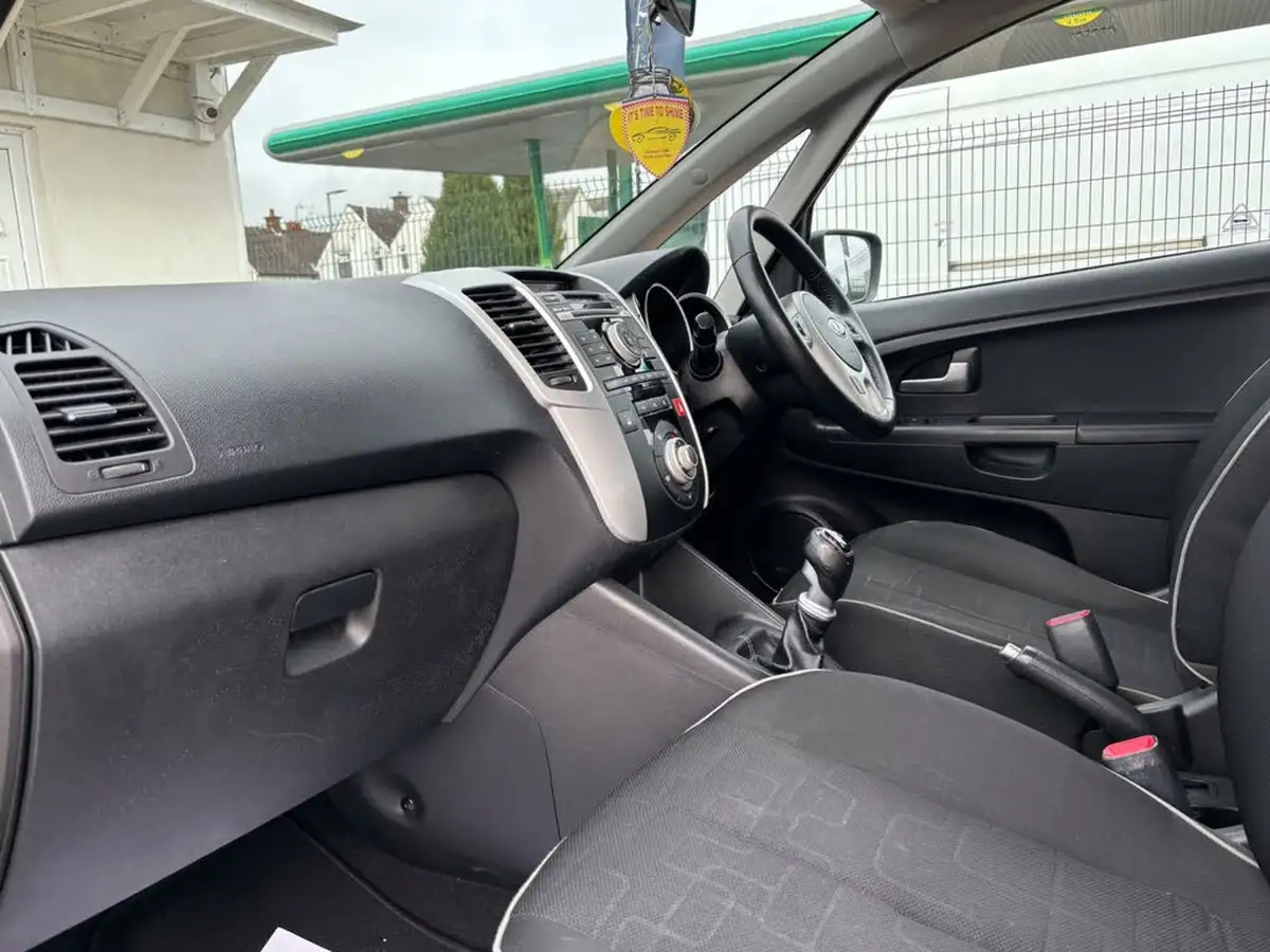2014-kia-venga-14-2-big-27