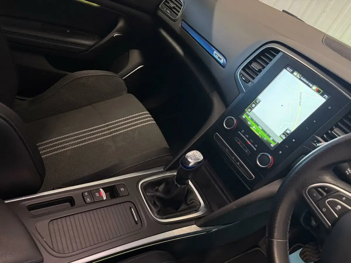 2019-renault-megane-13-tce-gt-line-hatchback-big-26