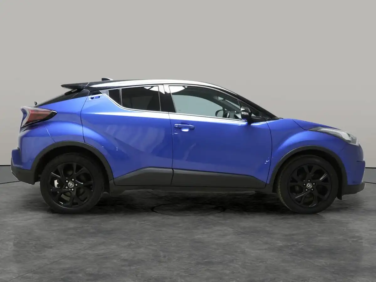 2018-toyota-c-hr-12-dynamic-big-7