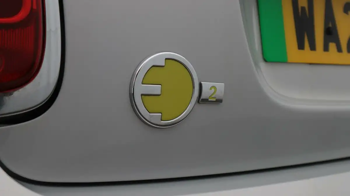 2020-mini-cooper-e-cooper-s-2-big-20