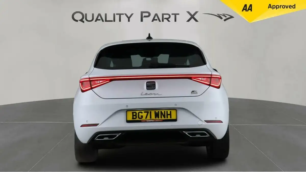 2021-seat-leon-14-e-hybrid-fr-hatchback-big-5