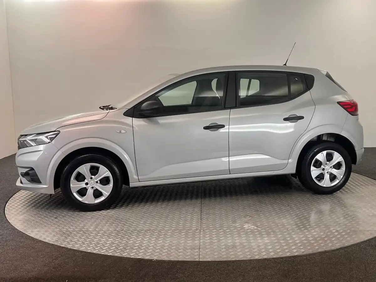 2021-dacia-sandero-10-tce-essential-90bhp-big-13