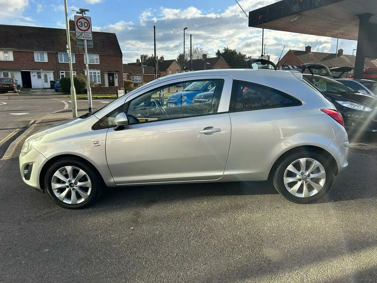 2012-vauxhall-corsa-12-active-12v-3d-big-3