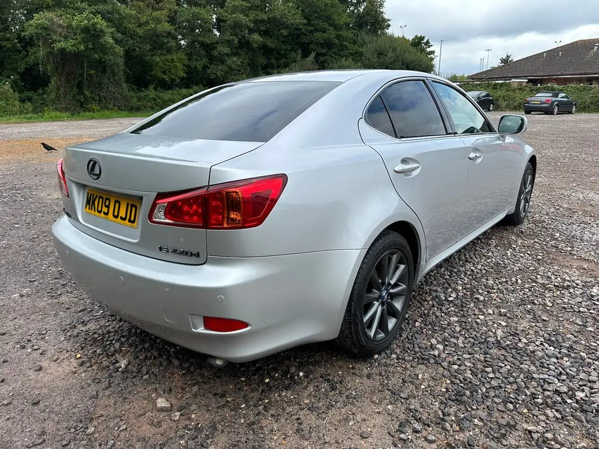 2009-lexus-is-220d-22td-se-i-big-6