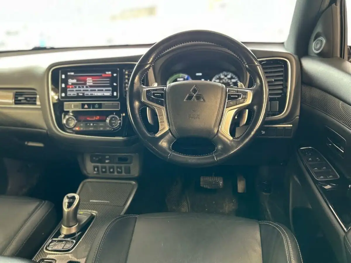 2019-mitsubishi-outlander-24-4h-phev-big-22