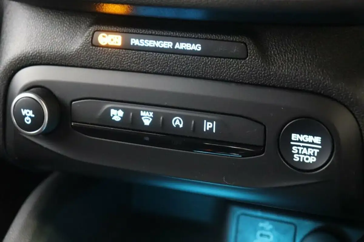 2022-ford-focus-10t-st-line-125ps-hatchback-big-27