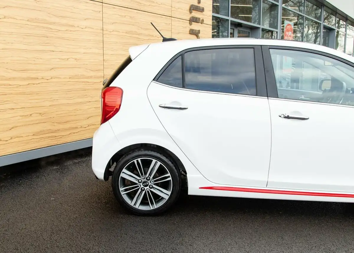2017-kia-picanto-125-gt-line-s-big-10