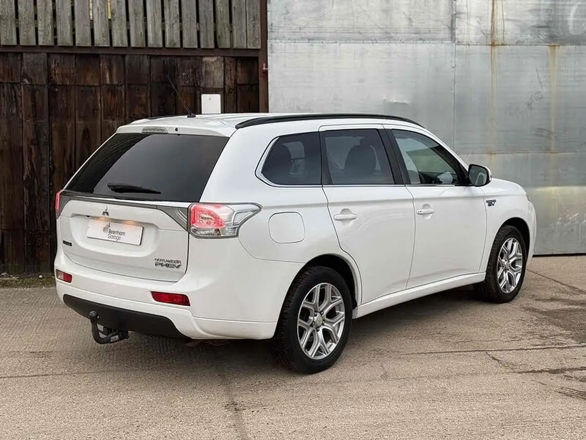 2014-mitsubishi-outlander-20-gx4h-big-11