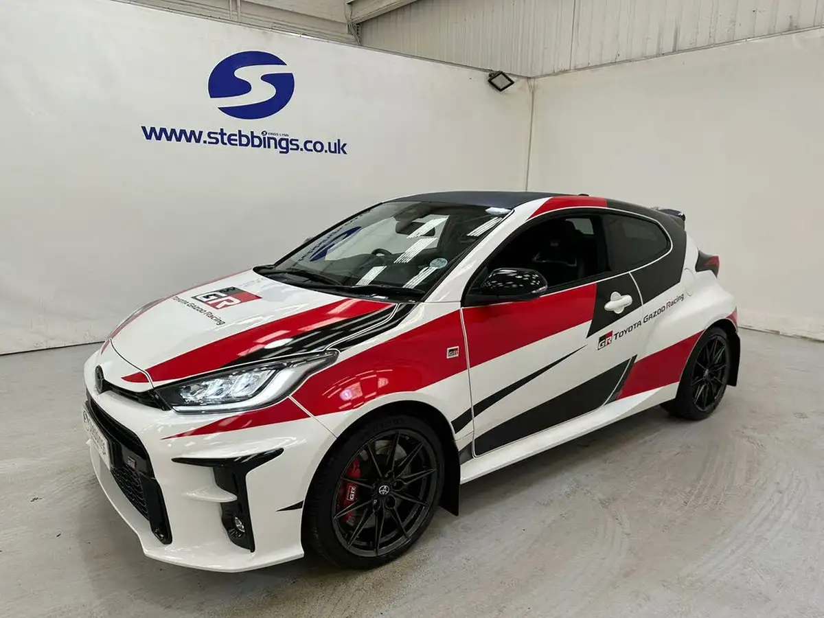 2021-toyota-yaris-16-gr-circuit-pack-big-2