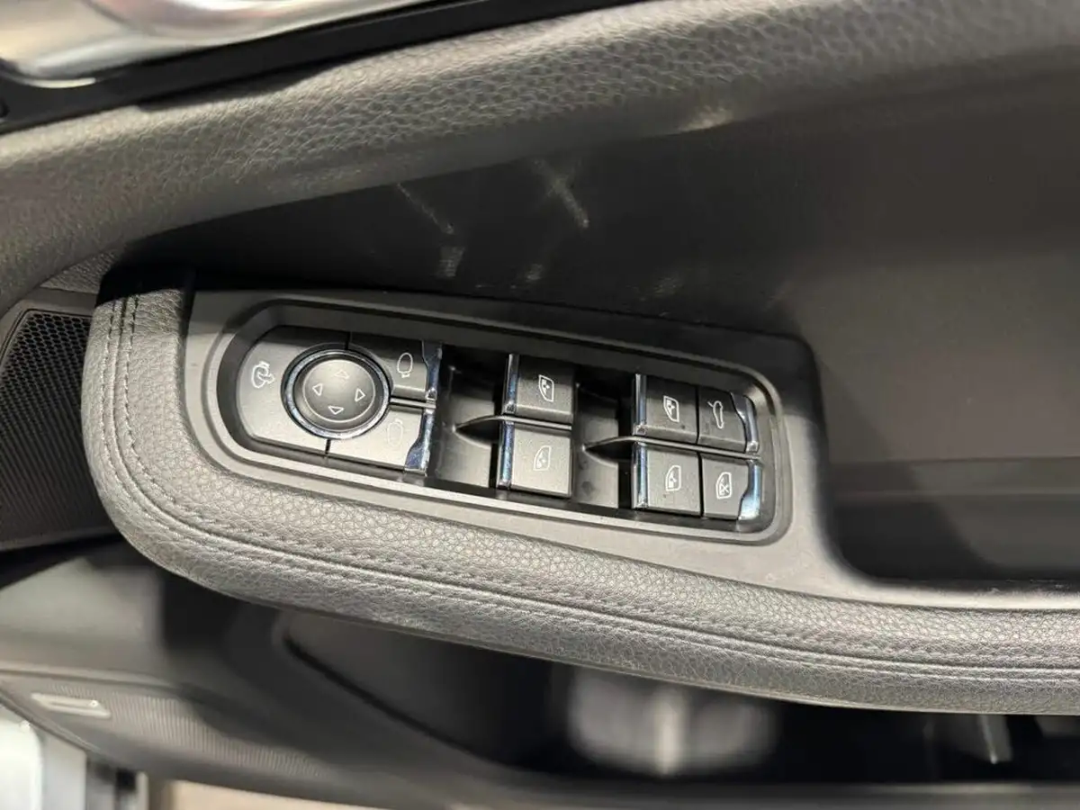 2019-porsche-macan-30-v6-s-big-30