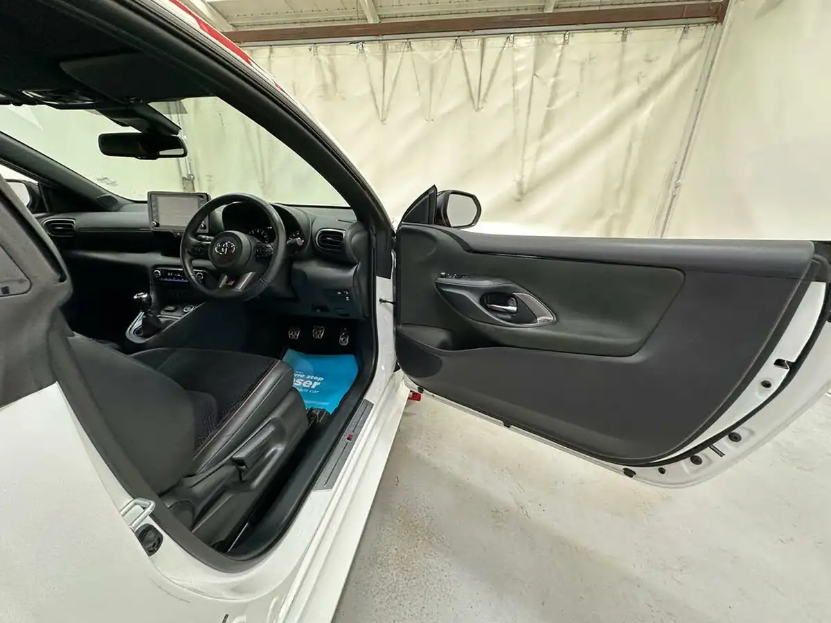 2021-toyota-yaris-16-gr-circuit-pack-big-30