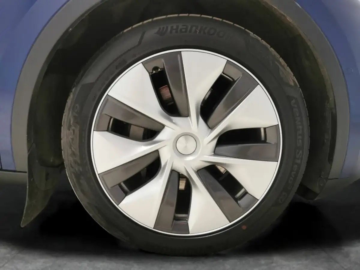 2022-tesla-model-y-e-long-range-big-25