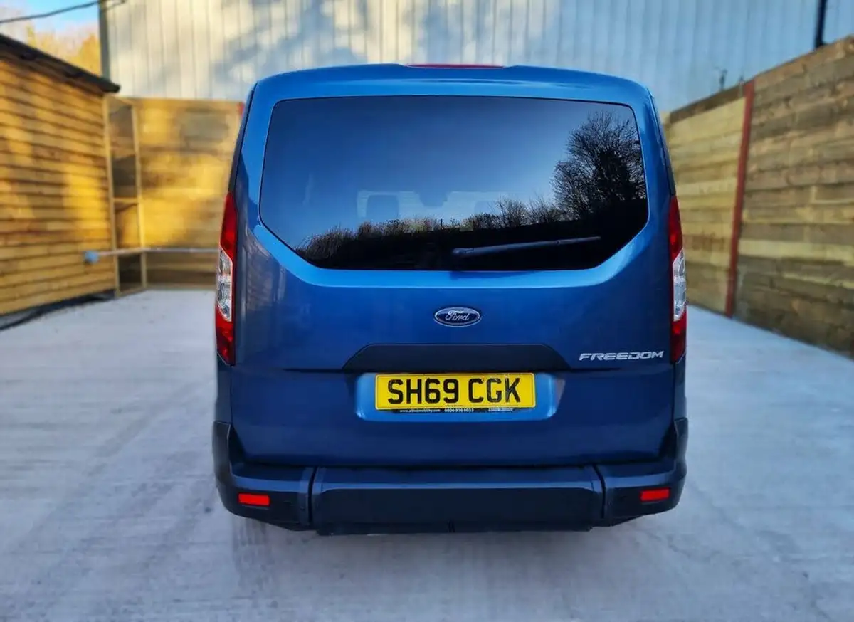 2019-ford-grand-tourneo-connect-15-zetec-100ps-1498cc-powershift-big-13