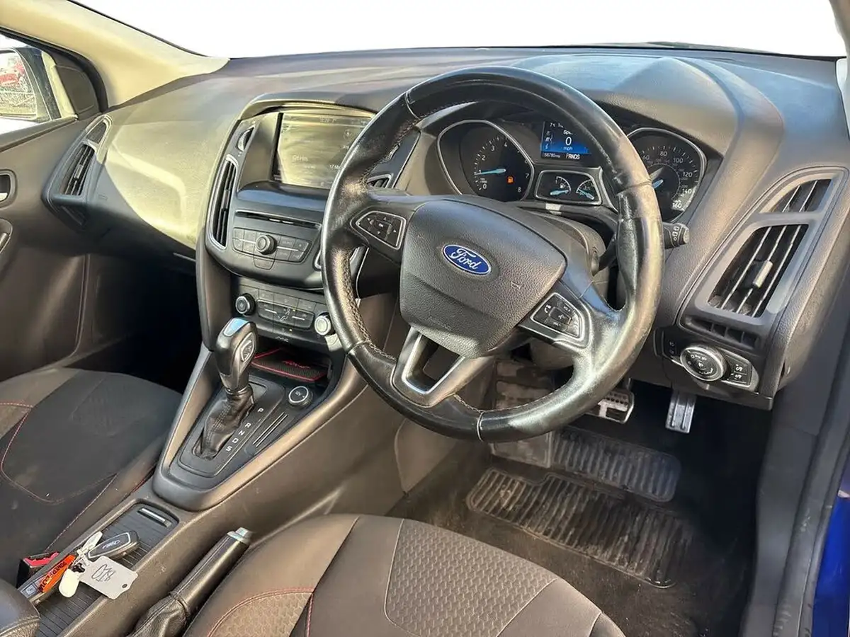 2015-ford-focus-16-zetec-s-hatchback-big-4